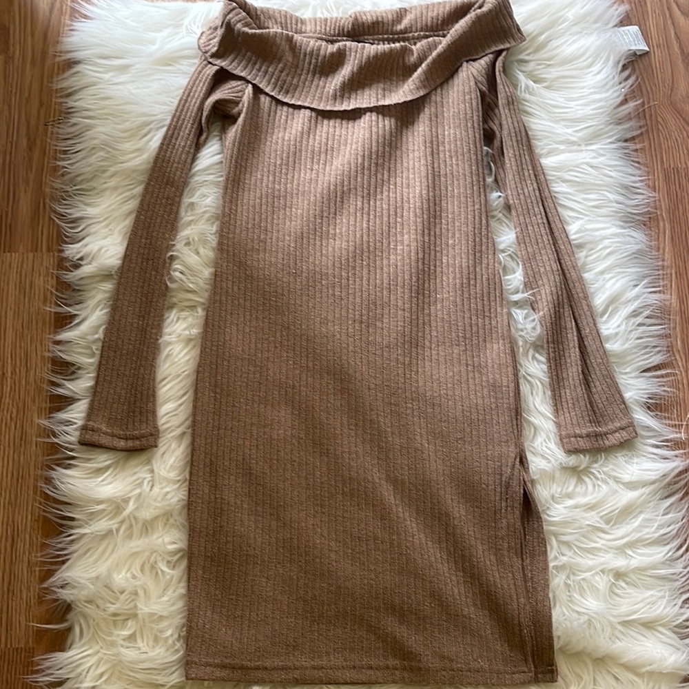 Long Sleeved Dress with Slit